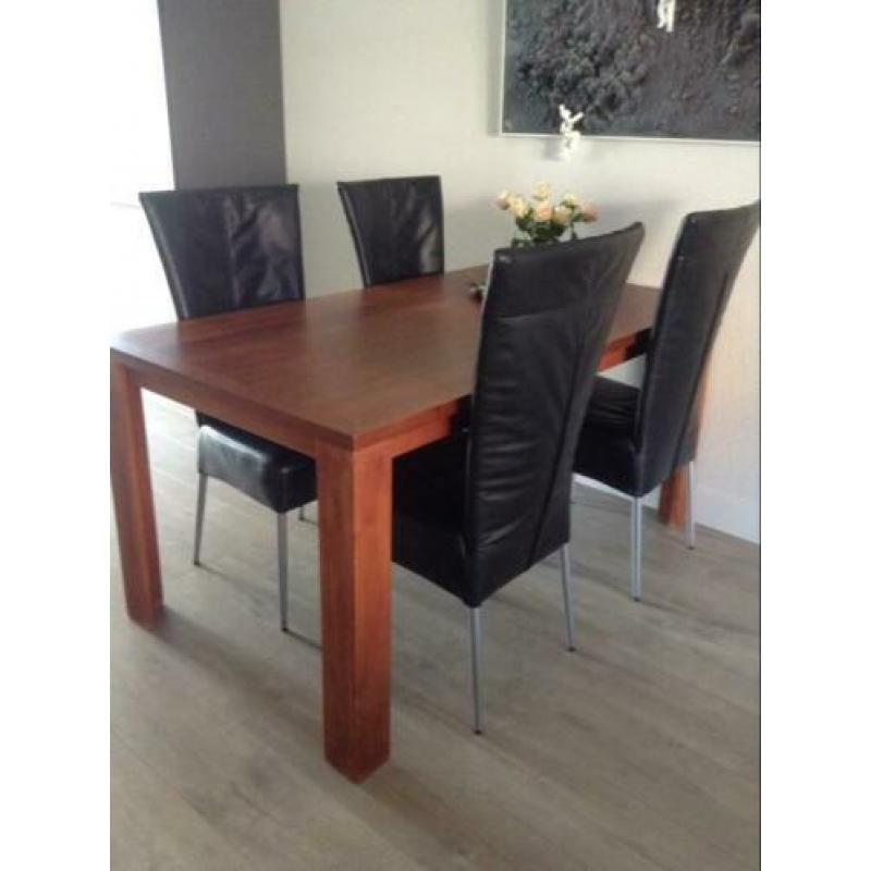 4 zwart lederen eetkamerstoelen