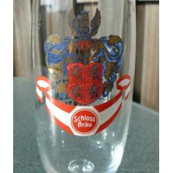 Schloss bräu bierglas op voet uit 1971.