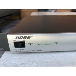 Professionele bose freespace iza 2120 HZ versterker