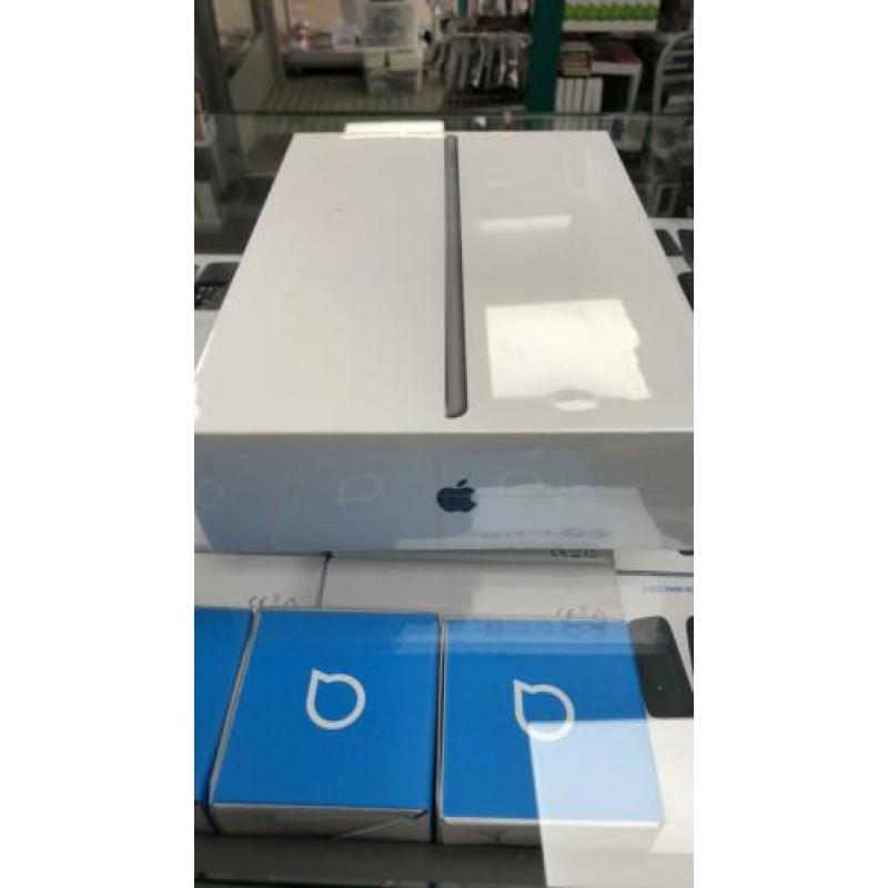 iPad 2019 10.2 128GB nieuw geseald 7e generatie
