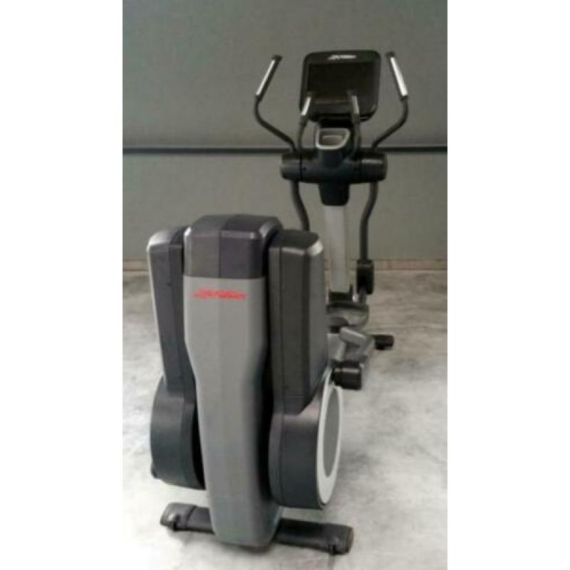 Crosstrainers LIFE FITNESS bijna NIEUW Discover SE NU OPHEF