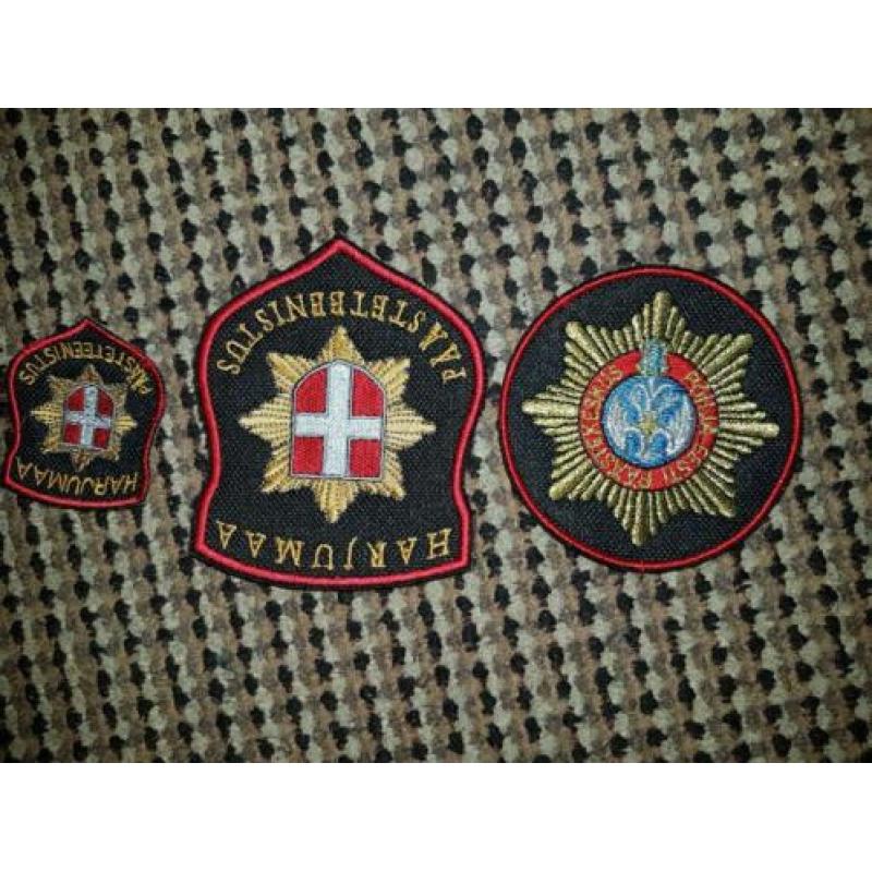 Groot aantal buitenlandse politie emblemen en rangen