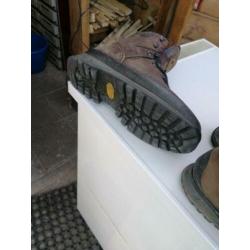 Bergschoenen gebruik maar nog in goede staat
