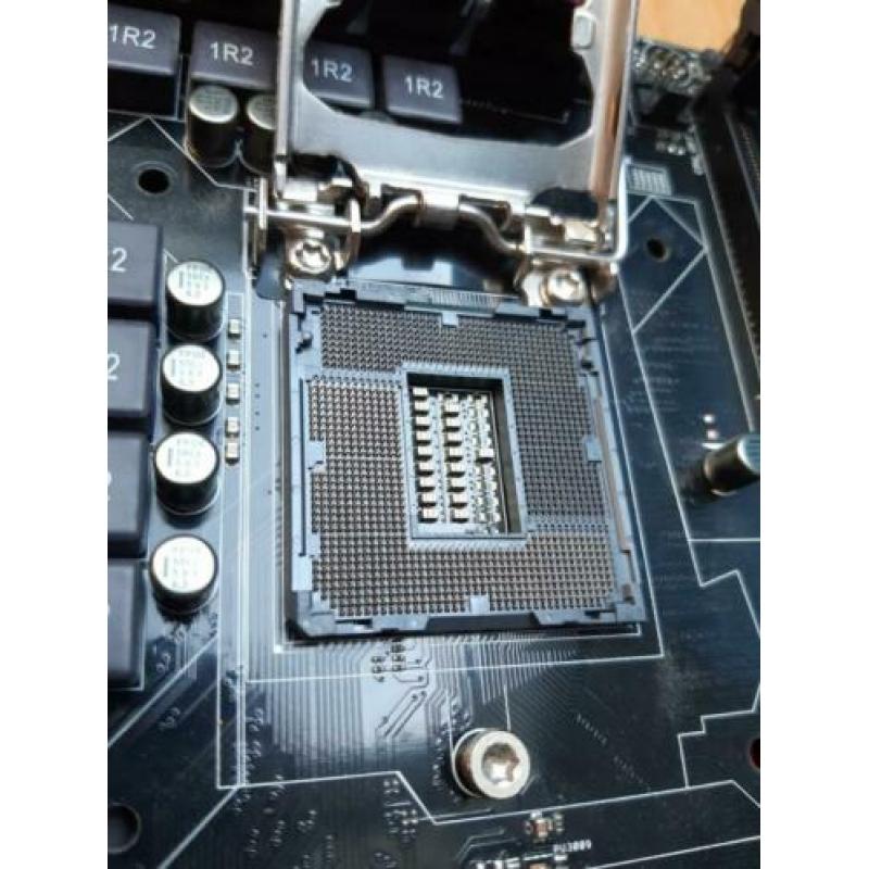 Diverse Computer componenten te koop (mobo, cpu, dimms 1150)