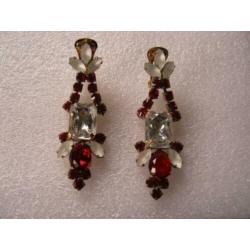 Vintage Oude Czech oorclips rood wit, handgemaakt.