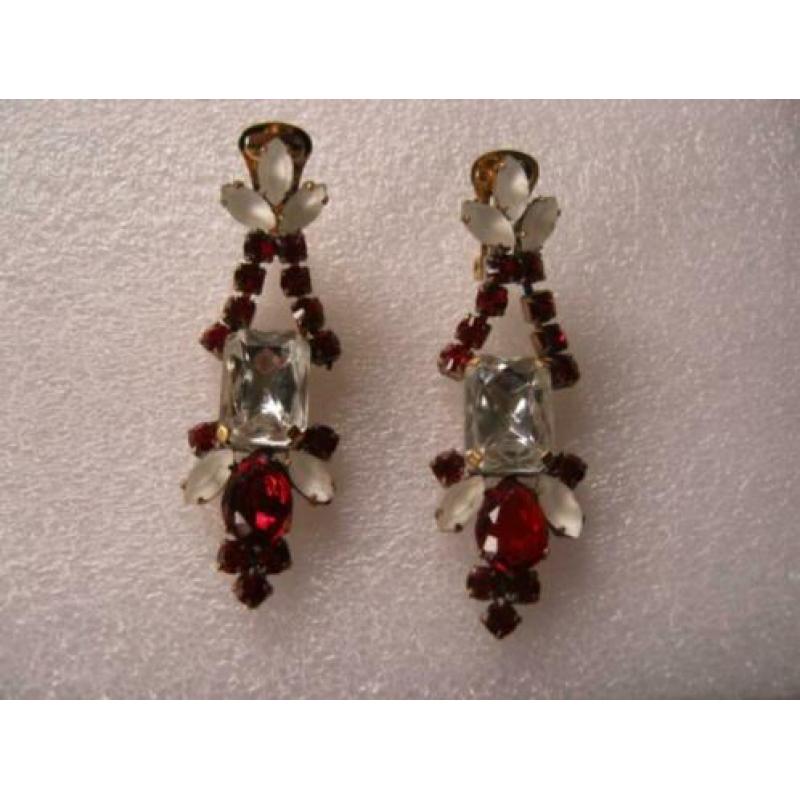 Vintage Oude Czech oorclips rood wit, handgemaakt.