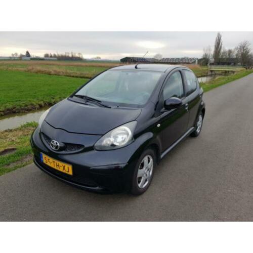 Toyota Aygo 1.0 12V Vvt-i 5DRS 2006 Zwart