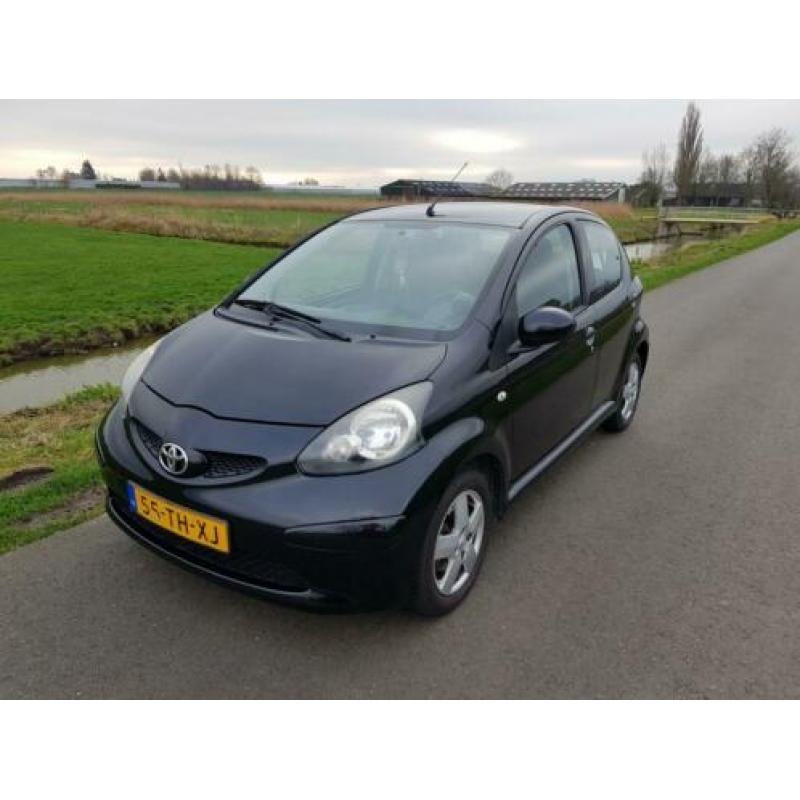 Toyota Aygo 1.0 12V Vvt-i 5DRS 2006 Zwart