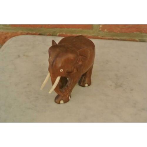 Kersenhouten Beeld van Olifant(Kalfje)