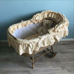 Vintage rotan wieg en reiswieg mozesmandje