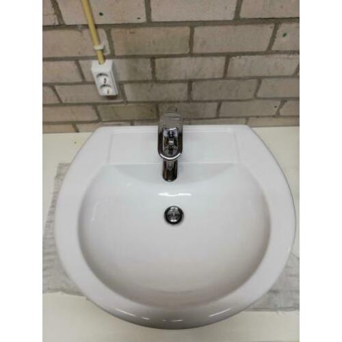Nette Duravit wasbak met Grohe kraan