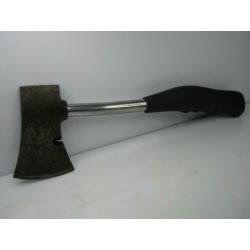 Bijltje, met metalen steel. "Coleman"