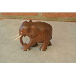 Kersenhouten Beeld van Olifant(Kalfje)