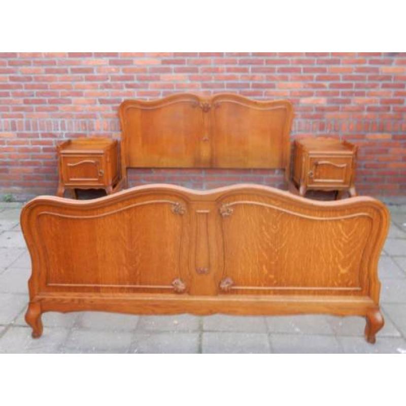 JB3581) Brocant Barok bed & nachtkastjes met Queen Ann poot