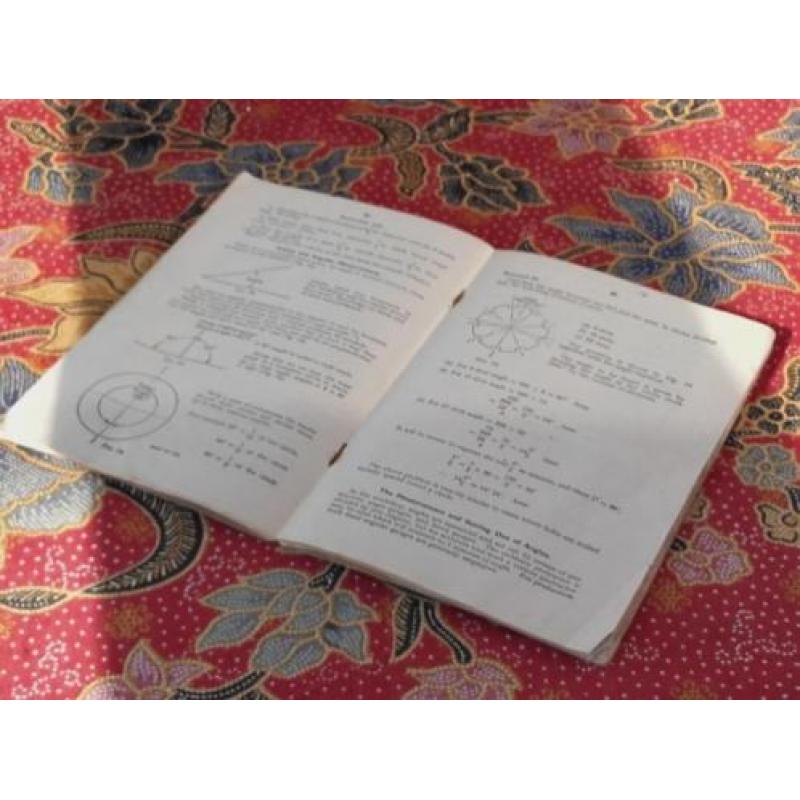 Oud boekje uit Engeland Handbook of Workshop Calculations.