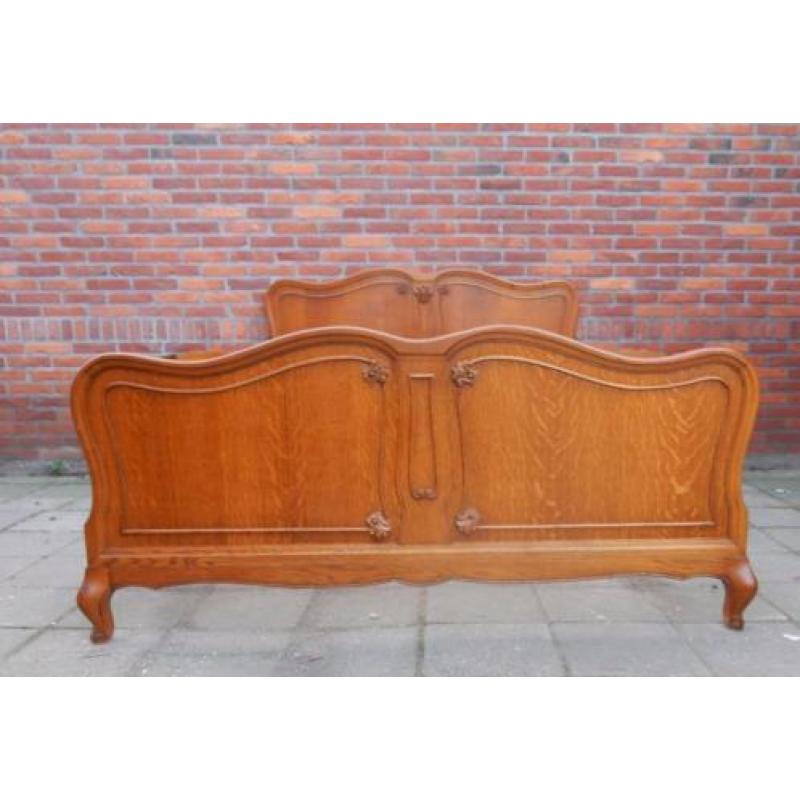 JB3581) Brocant Barok bed & nachtkastjes met Queen Ann poot