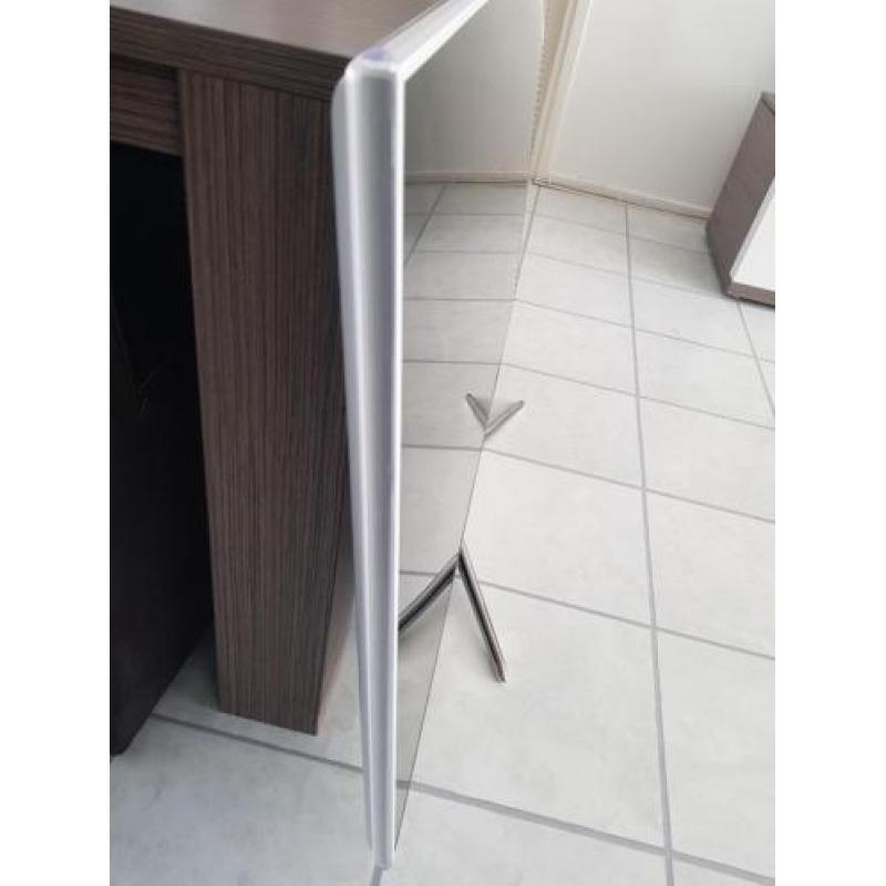 samsung 55inch smart tv/3d met barsten in het scherm