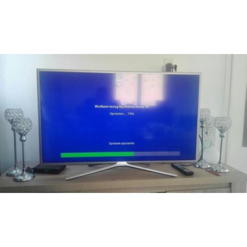 Bijna nieuwe Smart tv, garantie boekjes zitten erbij