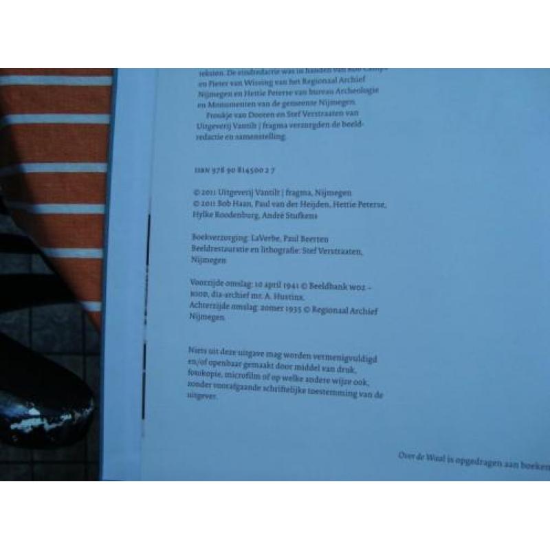 Boek 'Over de Waal' Waalbrug Nijmegen 1936 - 2011