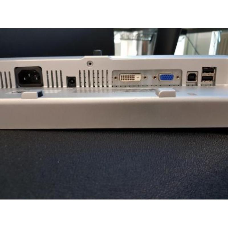 Dell 1908WFPf 19" monitor