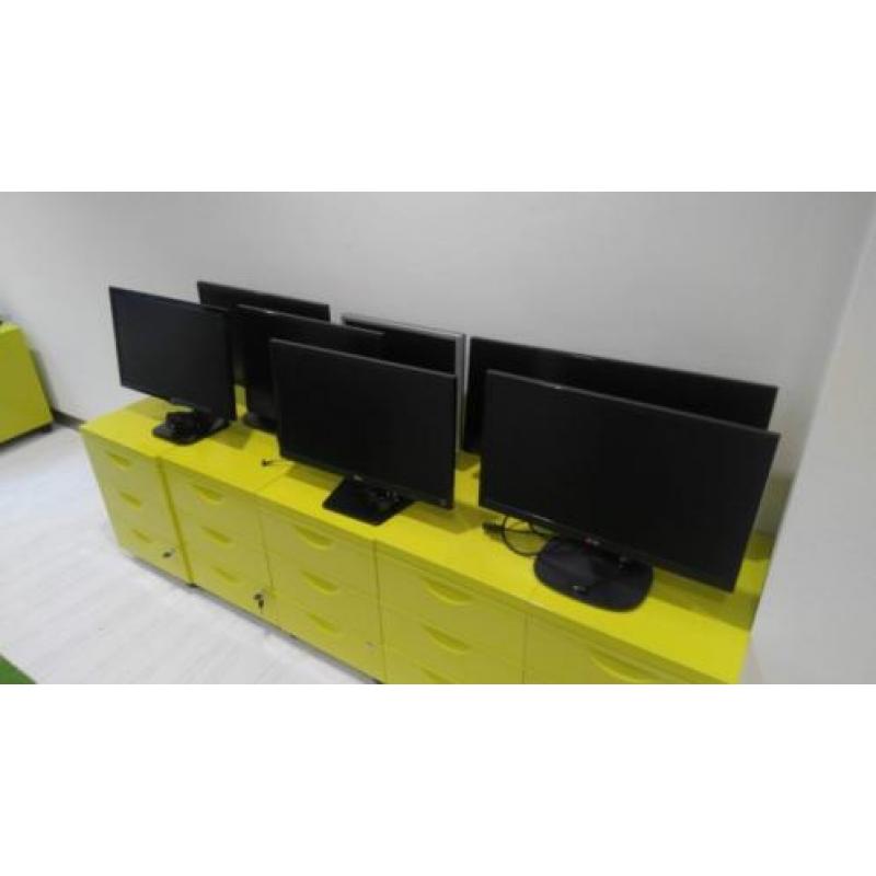 2x LG monitoren 23.5 inch