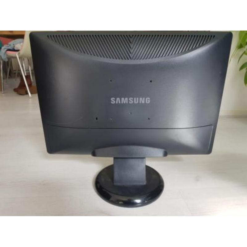 Samsung LCD monitor 22"