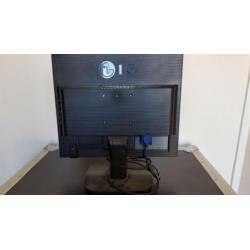 Meerdere pc schermen te koop