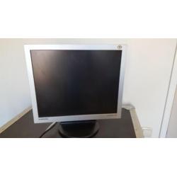 Meerdere pc schermen te koop