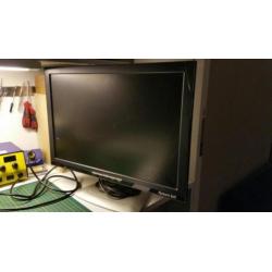 3 x Monitoren TFT schermen