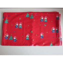 Rood Kerst Tafelkleed met kabouters (kerstkleed) 140 x 220