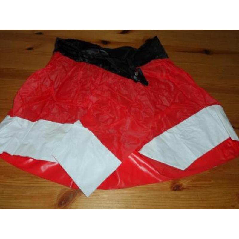 Kerstman pak met cape en masker en muts