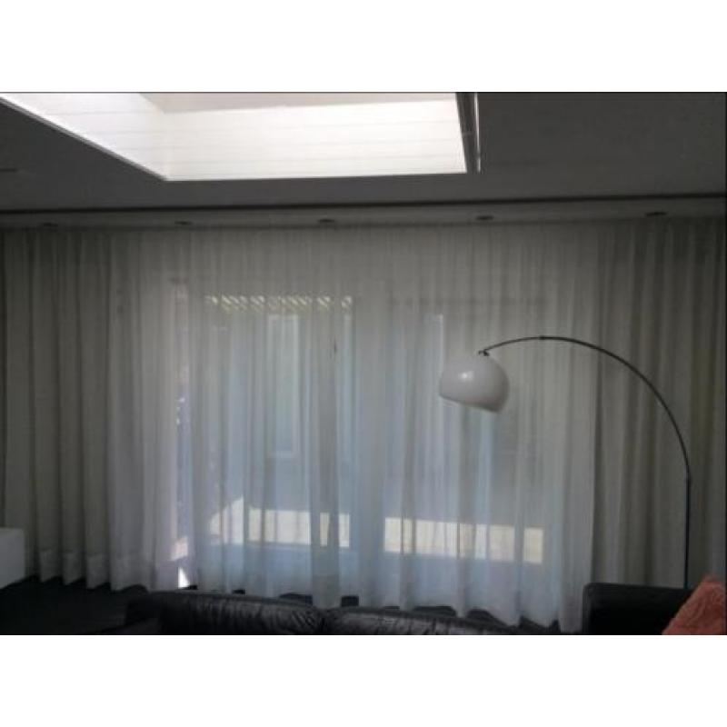 Nieuw. Nieuw.Nieuw witte vitrage