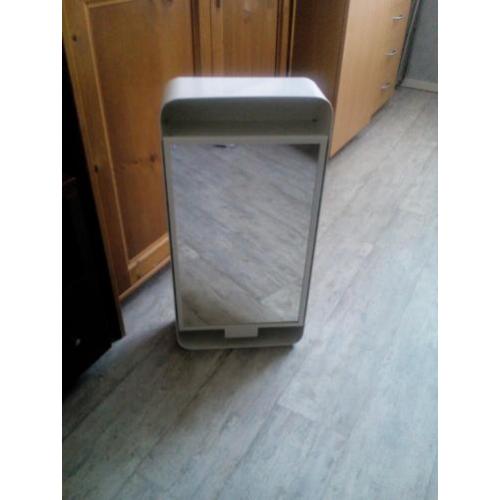 Te koop: Medicijn / Spiegelkast