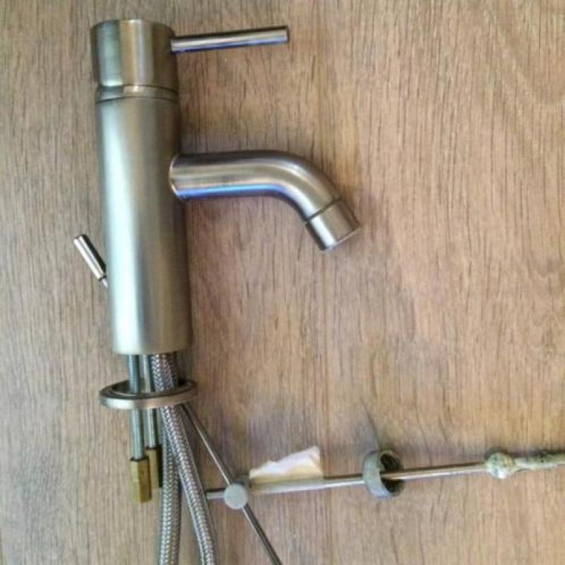 Kranen roestvrijstaal badkamer