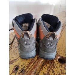 Lowa bergschoenen maat 28