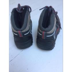 Te koop,hele mooie Trex bergschoenen mt.29
