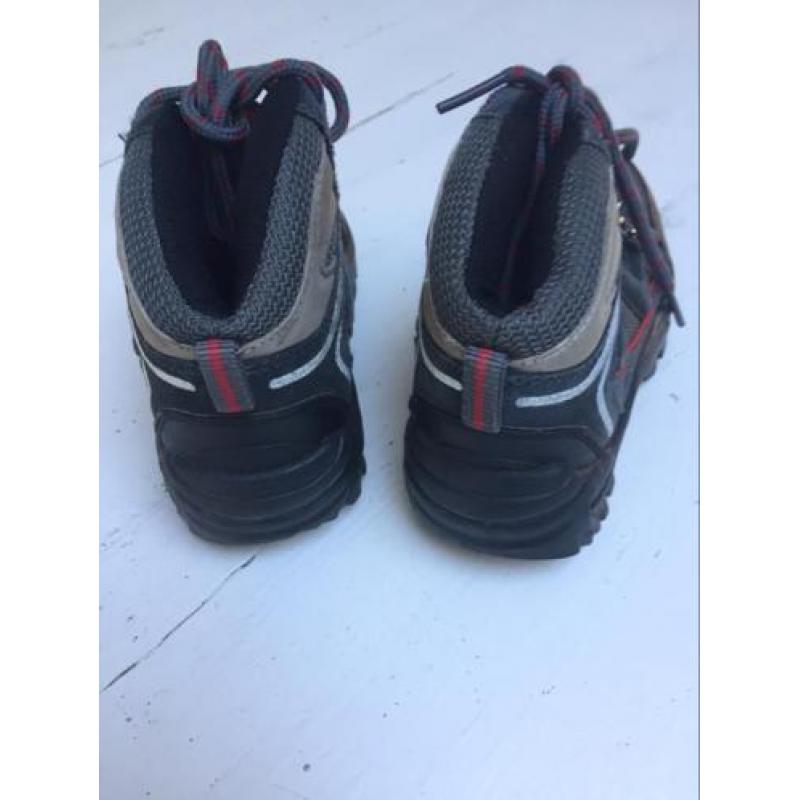 Te koop,hele mooie Trex bergschoenen mt.29